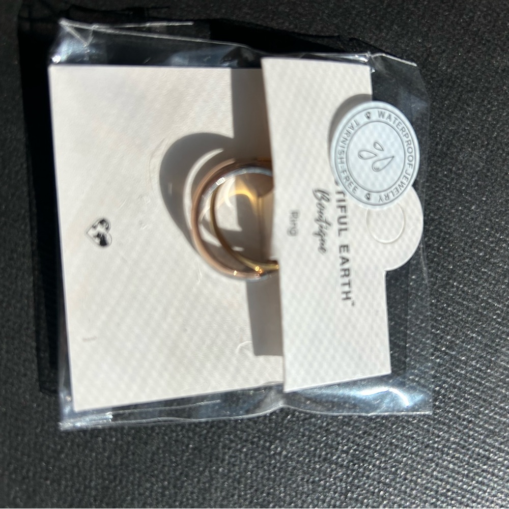 Beautiful Earth Gold Ring